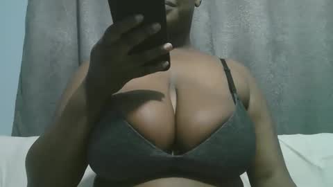 lady_dearra online show from October 2025 04:49:01 AM