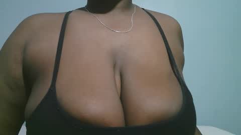 lady_dearra online show from February 2026 03:26:01 AM