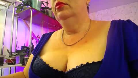 Lady Gloria online show from September 2025 10:25:02 AM
