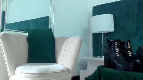 Snapshot of lady_godss chatting on December 2024 04:27:02 AM Lady godss online show from December 2024 04:27:02 AM