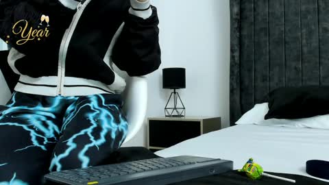 Snapshot of lady_godss chatting on December 2024 05:15:02 AM Lady godss online show from December 2024 05:15:02 AM