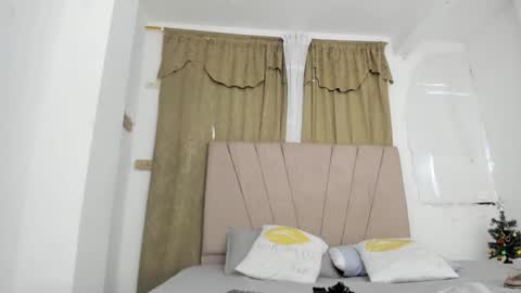 lady_miss___ online show from December 2025 12:25:02 PM