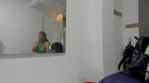 lady_miss___ online show from December 2025 01:05:02 PM