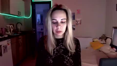 lady_smile69 online show from September 2025 03:17:01 AM