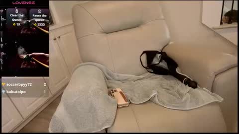 Ladybabs online show from November 2025 07:25:01 PM