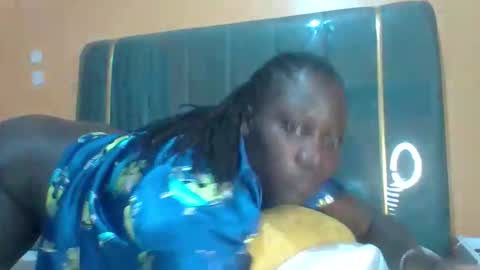 Snapshot of ladyblossoms19 chatting on April 2026 10:07:02 PM lindah32 online show from April 2026 10:07:02 PM
