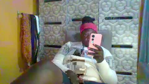 Snapshot of ladyblossoms19 chatting on July 2026 10:03:02 PM lindah32 online show from July 2026 10:03:02 PM