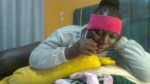 Snapshot of ladyblossoms19 chatting on July 2026 02:05:17 AM lindah32 online show from July 2026 02:05:17 AM