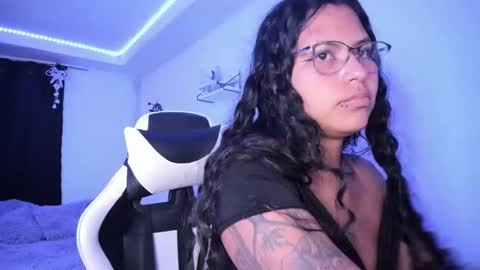 Snapshot of ladybrown_16 chatting on December 2024 08:23:02 AM Lady online show from December 2024 08:23:02 AM