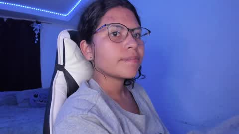 Snapshot of ladybrown_16 chatting on December 2024 02:15:01 AM Lady online show from December 2024 02:15:01 AM