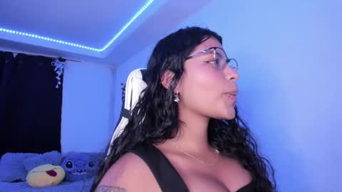 Snapshot of ladybrown_16 chatting on December 2024 05:58:02 AM Lady online show from December 2024 05:58:02 AM