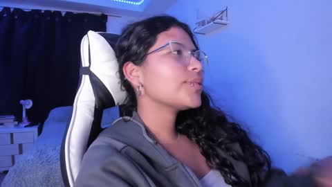 Snapshot of ladybrown_16 chatting on February 2025 09:30:01 AM Lady online show from February 2025 09:30:01 AM