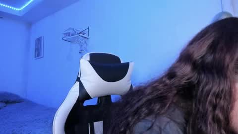  Lady  online show from November 2025 04:48:02 AM