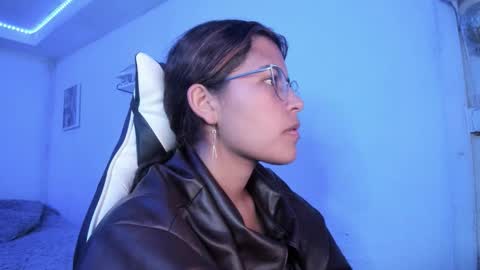  Lady  online show from February 2026 01:04:01 AM