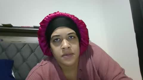 Snapshot of ladycinnabon chatting on February 2025 06:00:01 AM Stephanie online show from February 2025 06:00:01 AM