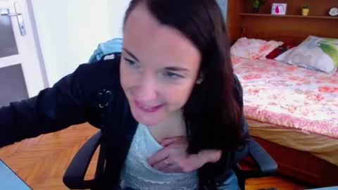 Snapshot of ladylhoty chatting on June 2026 04:44:01 PM LadyLHoty online show from June 2026 04:44:01 PM