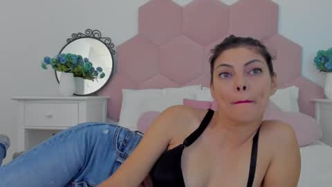 Lia online show from January 2025 08:16:02 AM