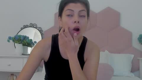 Lia online show from January 2025 04:38:01 AM