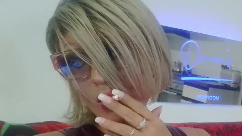 Snapshot of ladyoxana chatting on April 2026 02:36:01 AM Oxana online show from April 2026 02:36:01 AM
