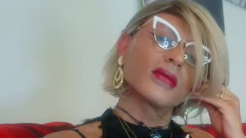 Snapshot of ladyoxana chatting on May 2026 12:27:01 AM Oxana online show from May 2026 12:27:01 AM