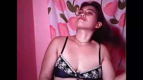 Snapshot of ladysweet4u69 chatting on June 2026 05:52:01 AM ladysweet4u69 online show from June 2026 05:52:01 AM