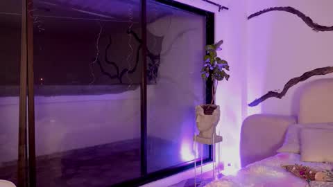 Lady  online show from December 2025 05:45:02 AM