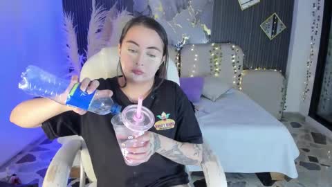 Lady  online show from January 2026 04:25:01 AM