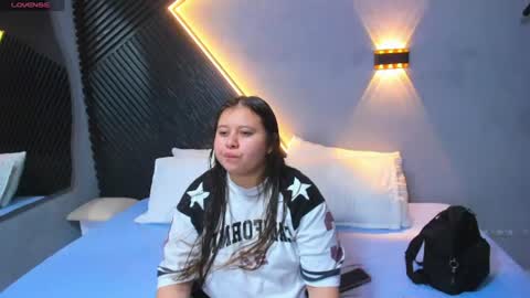 Snapshot of laia_and_aloby chatting on July 2026 01:30:01 AM online show from July 2026 01:30:01 AM