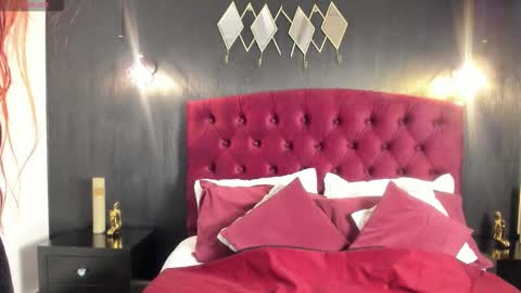 Laia  online show from September 2025 12:40:02 PM