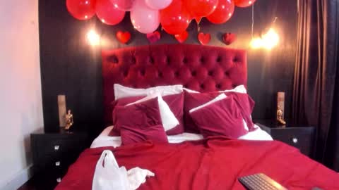 Laia  online show from February 2026 12:01:02 PM