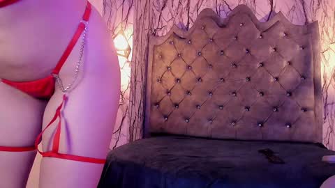 Laia online show from December 2024 03:25:02 PM