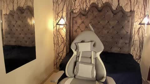 Laia online show from December 2024 05:26:01 PM