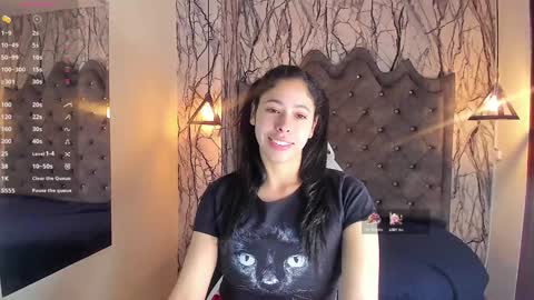 Laia online show from January 2025 07:29:02 PM