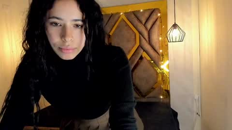 Laia online show from January 2025 06:35:01 PM