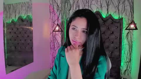 Laia online show from February 2025 05:20:02 PM