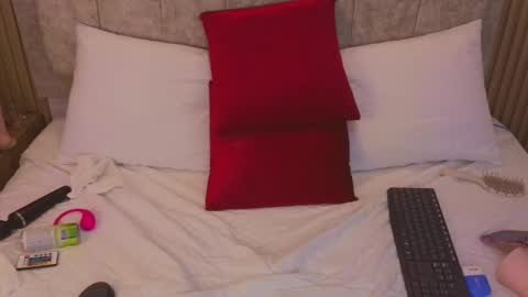 laiamilf online show from March 2025 11:56:02 PM