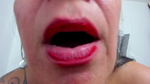 Lailacastillo online show from January 2025 01:36:01 PM