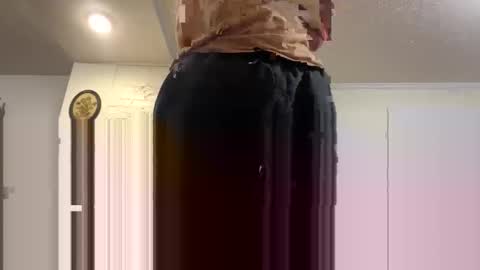 lailajeand online show from April 2026 05:49:02 AM