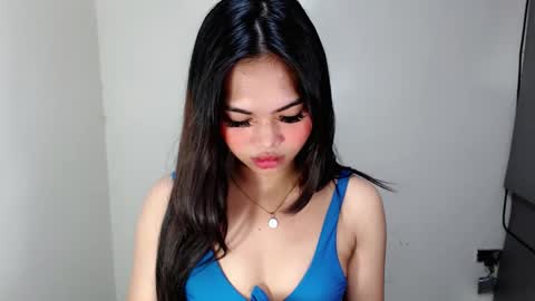 laire online show from April 2026 05:41:01 AM