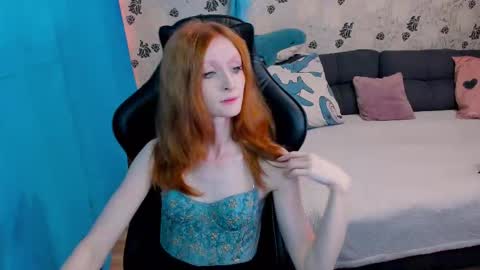 Snapshot of laksmrrr chatting on October 2025 10:25:01 AM Lu  Alex online show from October 2025 10:25:01 AM