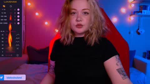 Snapshot of lala_loulou chatting on December 2024 09:06:01 PM Nicky online show from December 2024 09:06:01 PM