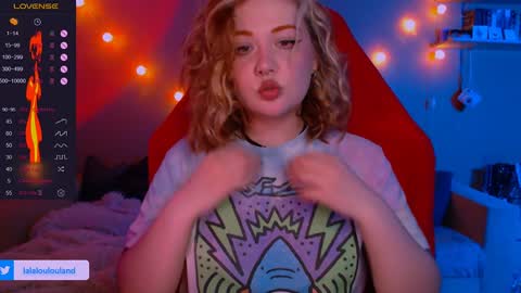 Snapshot of lala_loulou chatting on December 2024 09:15:02 PM Nicky online show from December 2024 09:15:02 PM