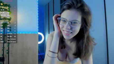 Julia online show from February 2026 08:05:01 PM