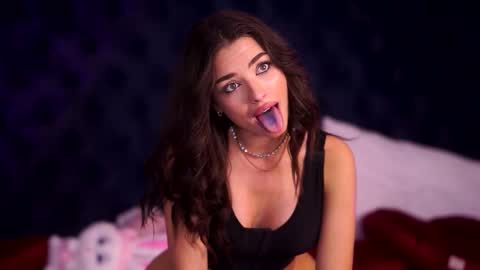 Lala online show from November 2025 08:00:01 PM