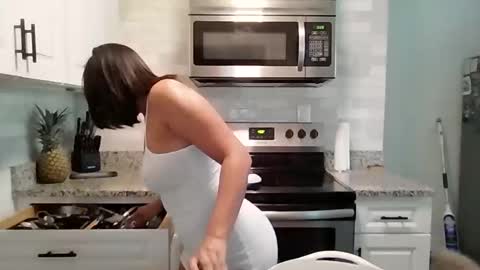 LALOVE99 online show from April 2026 08:36:02 PM