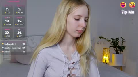 Snapshot of lana__j chatting on October 2025 08:09:01 PM Liana online show from October 2025 08:09:01 PM