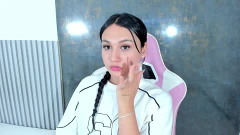 Lana online show from October 2025 08:17:01 PM