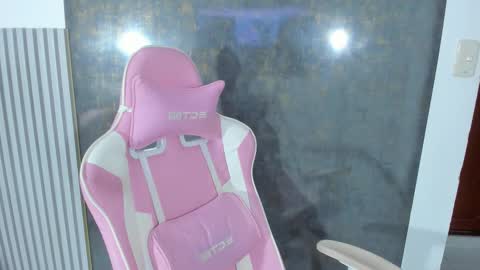 Lana online show from March 2026 08:37:01 PM