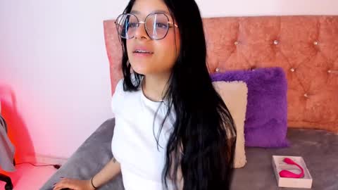 Snapshot of lana_dol chatting on January 2025 01:09:01 PM ... . . ... online show from January 2025 01:09:01 PM