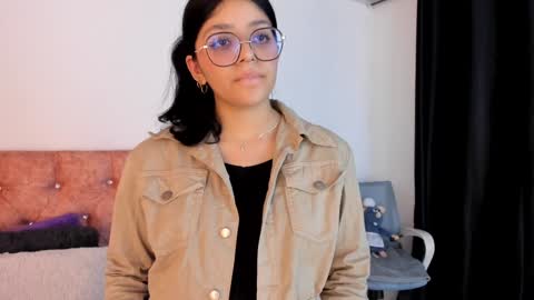 Snapshot of lana_dol chatting on January 2025 09:33:01 PM ... . . ... online show from January 2025 09:33:01 PM